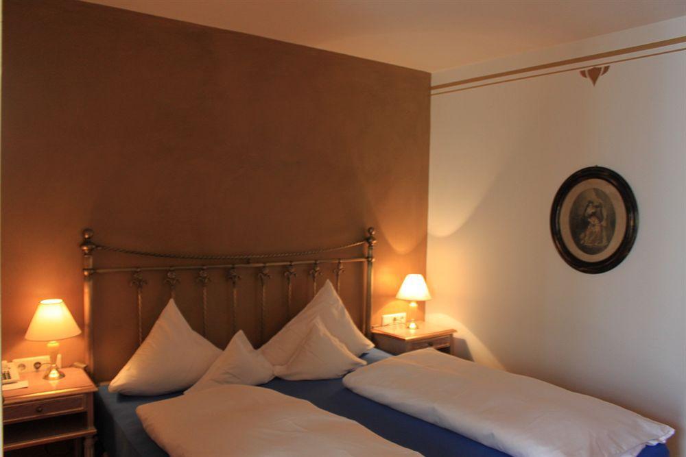 Hotel Schwarzer Adler Innsbruck Exterior foto